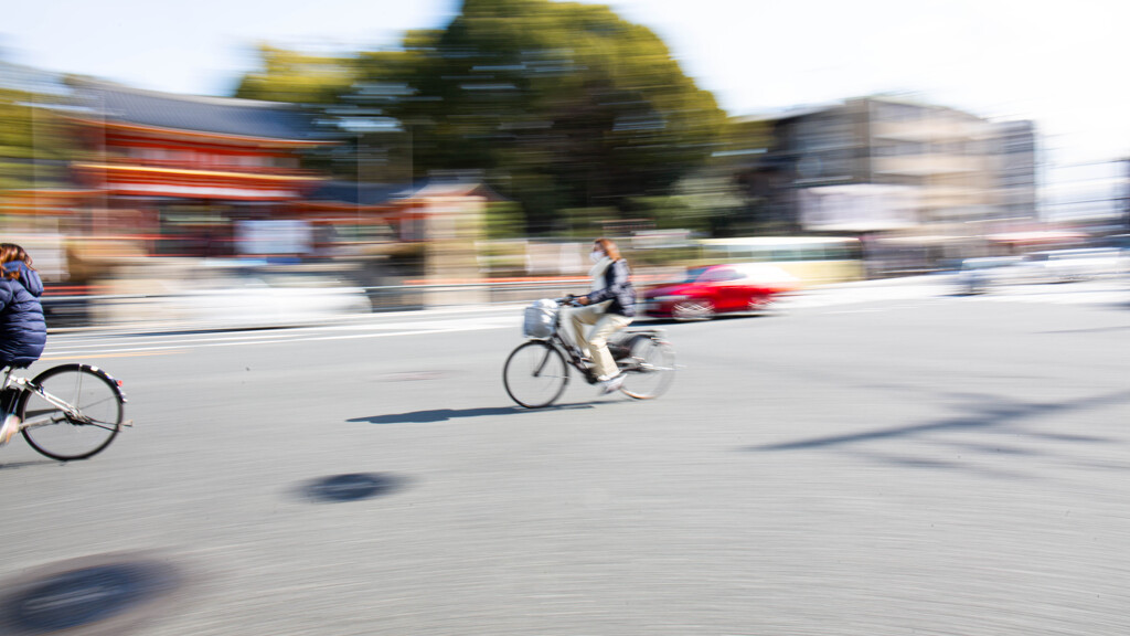 八坂神社前を～♪