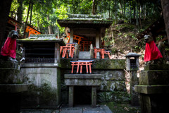 『稲荷山の社』