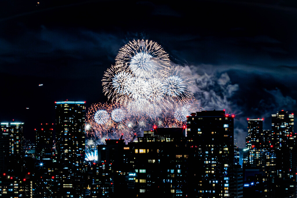 なんばの23階から眺める淀川花火