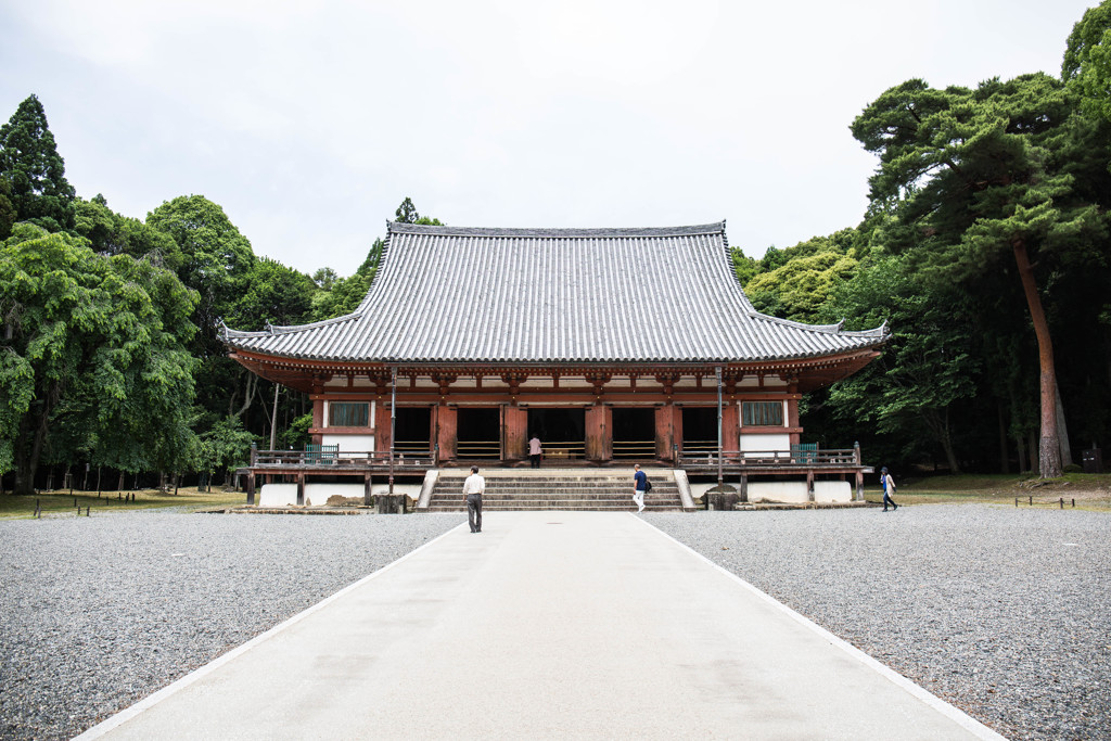 醍醐寺・金堂で。