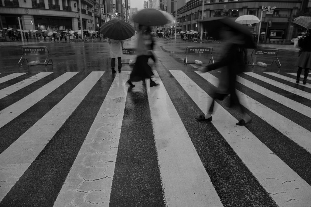 『雨降る銀座』　②