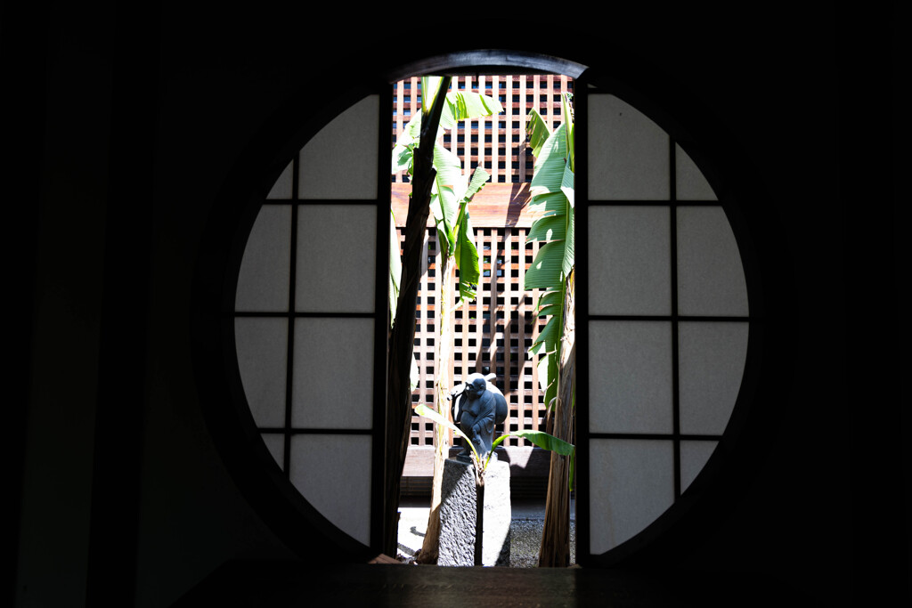 建仁寺の丸窓