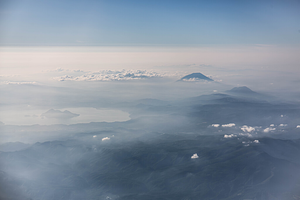 羊蹄山と洞爺湖のある景色