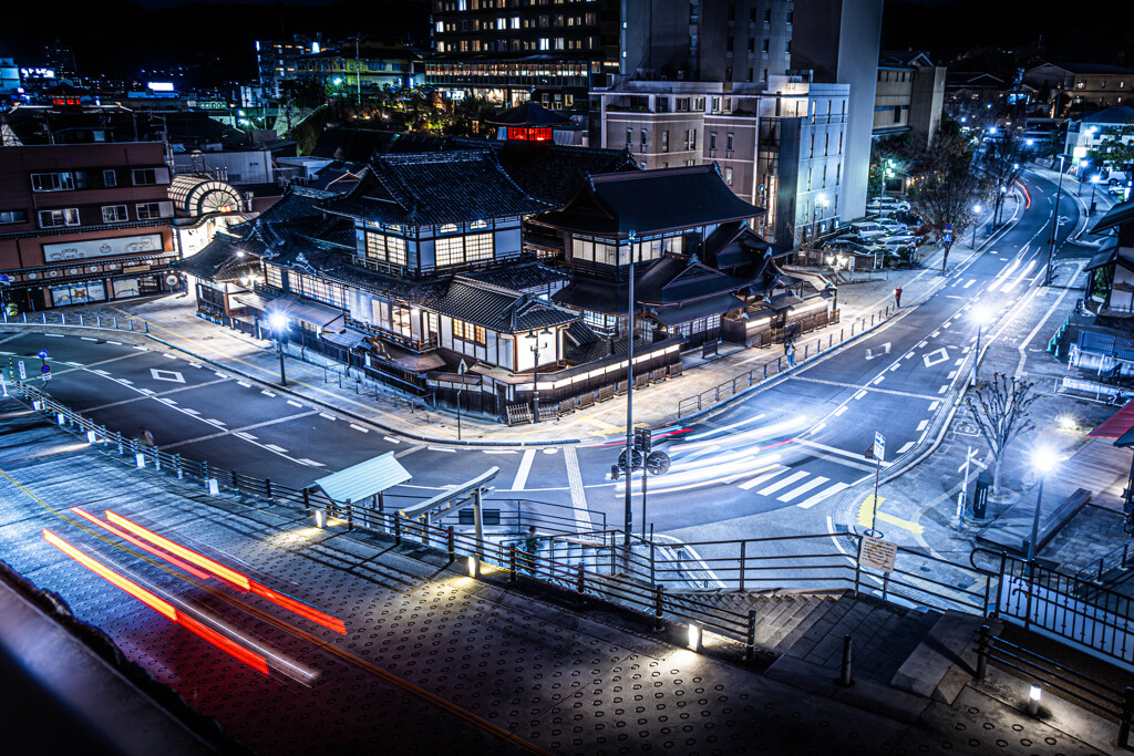 道後温泉本館が見える高台から