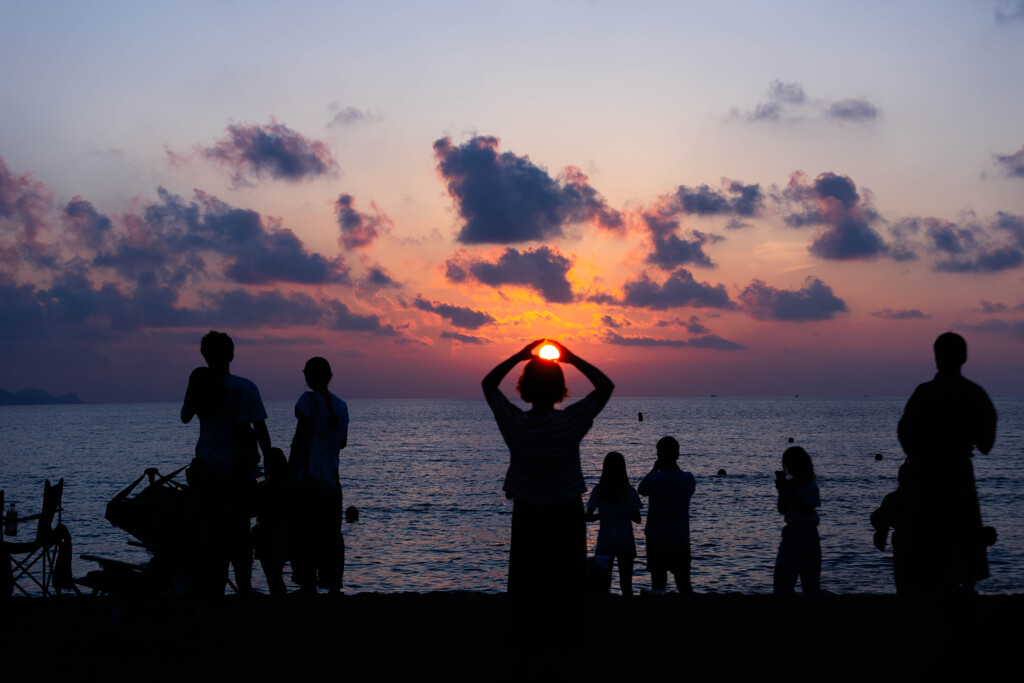 2025年8月 夕日ヶ浦で夕日を捕まえる