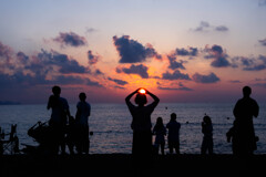 2025年8月 夕日ヶ浦で夕日を捕まえる