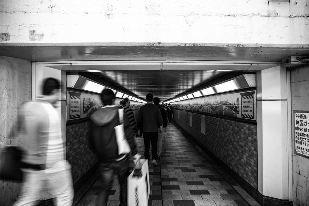 新宿のトンネル