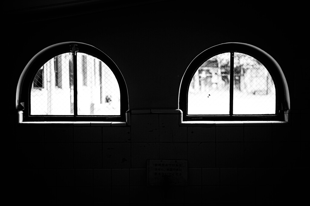 手洗い場の窓