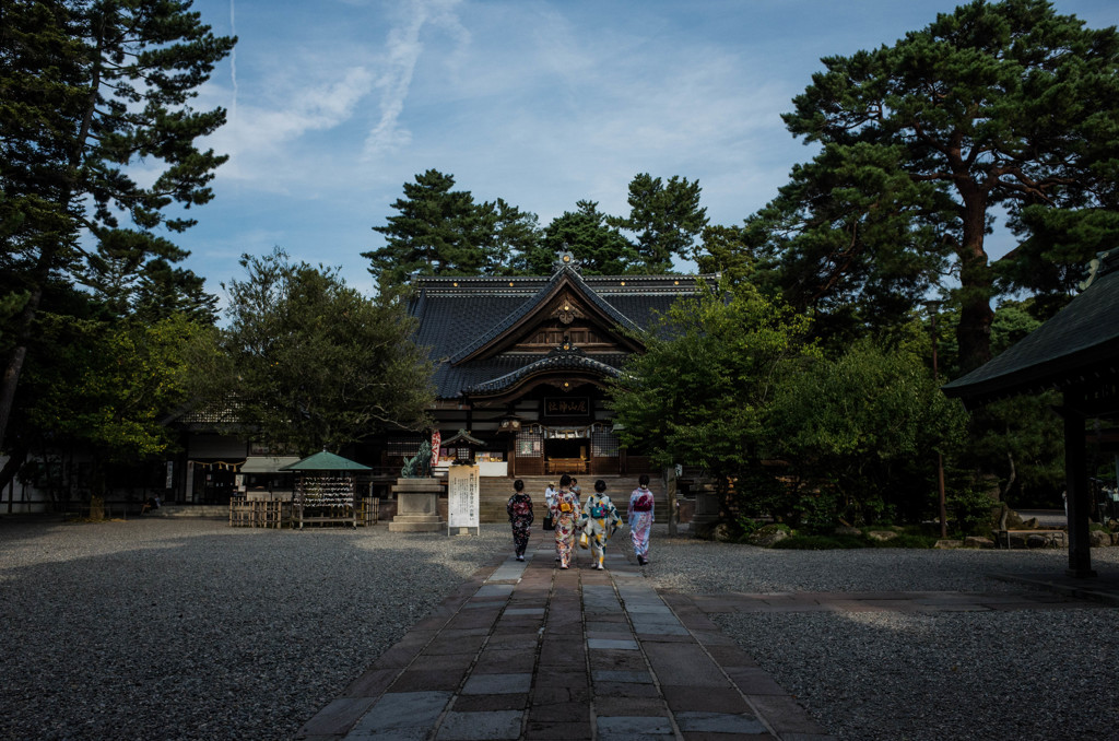 尾山神社に参拝。