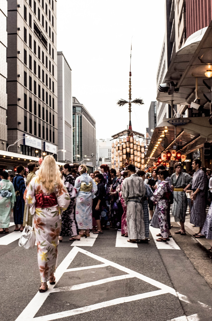 賑わう宵山。