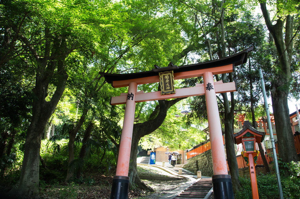 お山へと続く参道