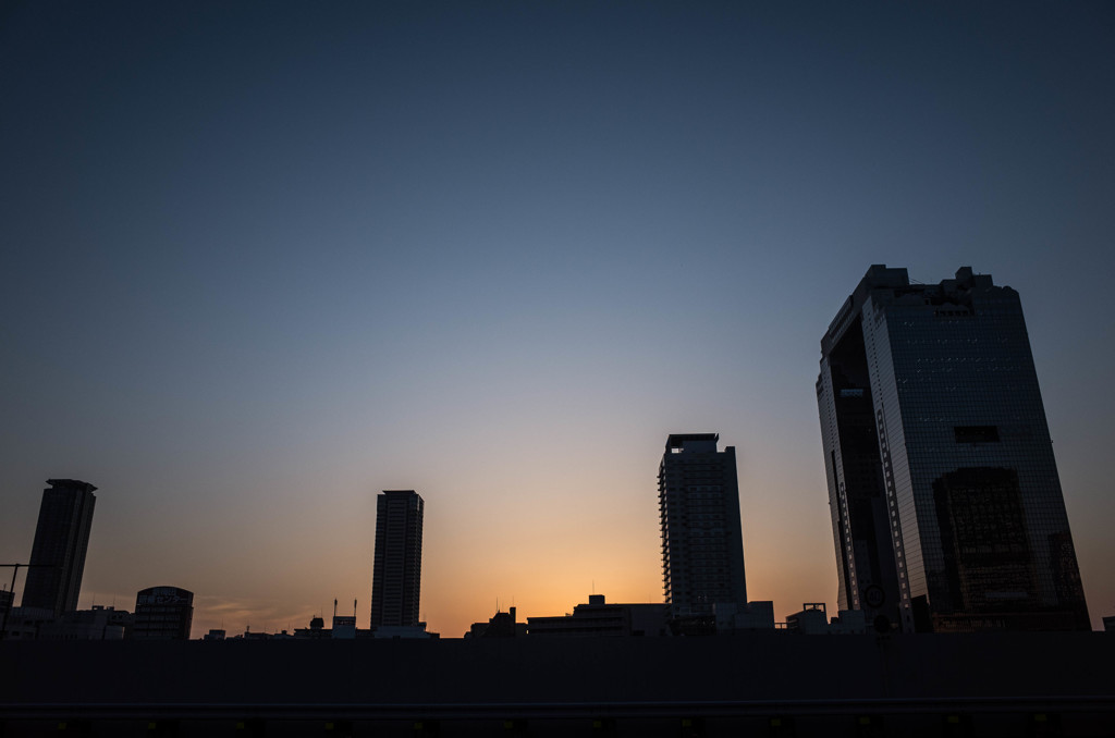 グランフロントの夕暮れ　Ⅲ
