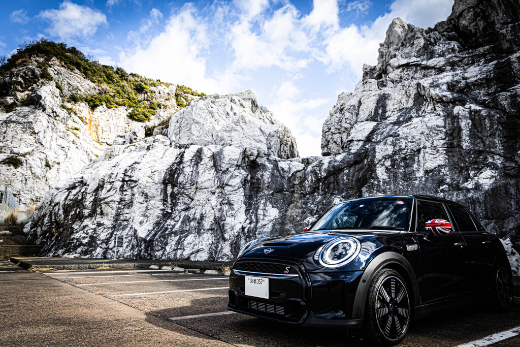 MINI Meets White Rocks