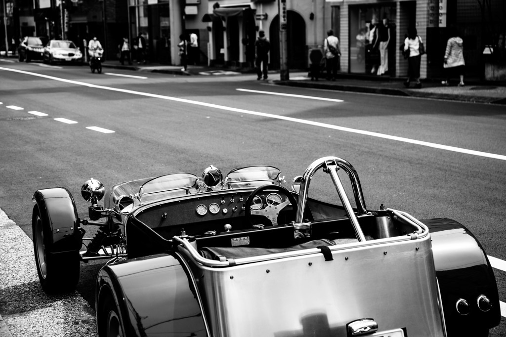 Aoyama Black/White 2