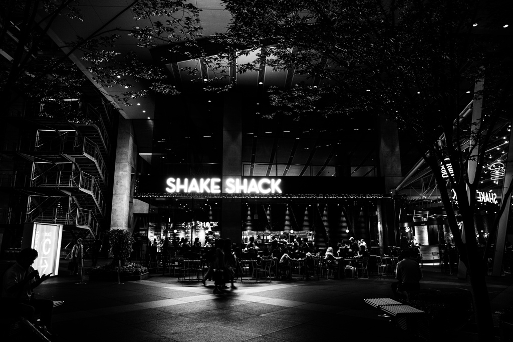 SHAKE SHACK