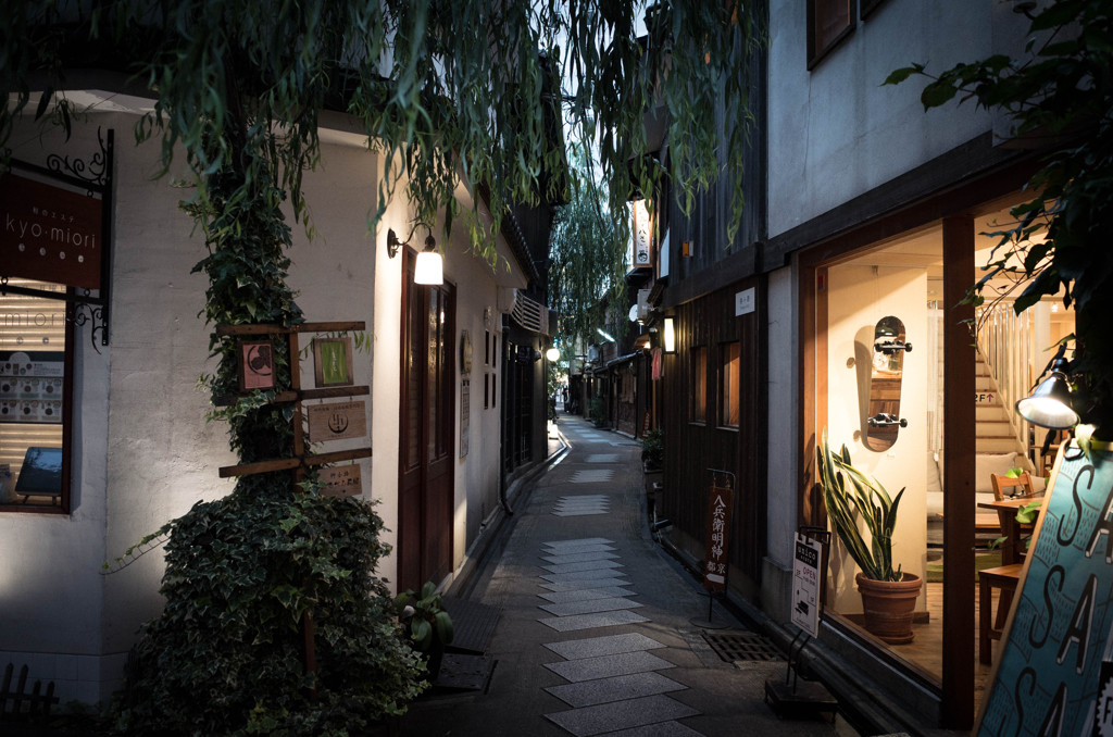 四条の路地景