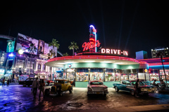 Mel's DRIVE-IN