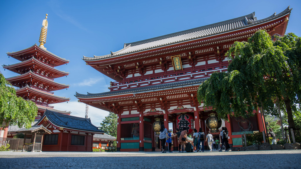 浅草寺宝蔵門と五重塔