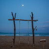 早朝の夕日ヶ浦のブランコ