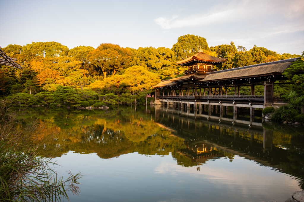 平安神宮神苑・泰平閣（橋殿）