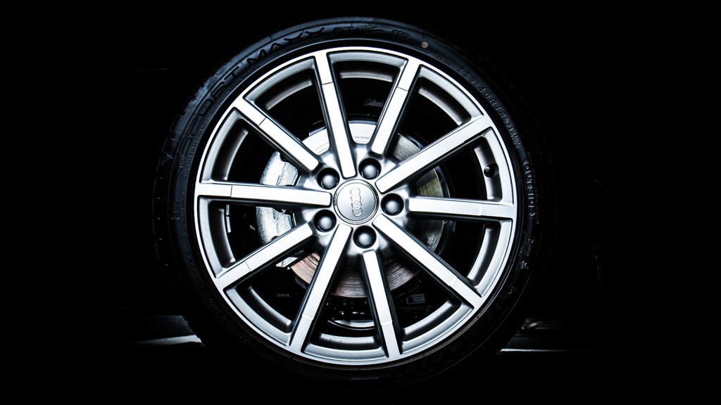 225/40R18 92Y
