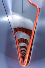 エッジの効いた螺旋階段　Ⅱ