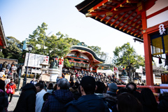 遠い本殿･･･