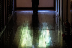 廊下の影