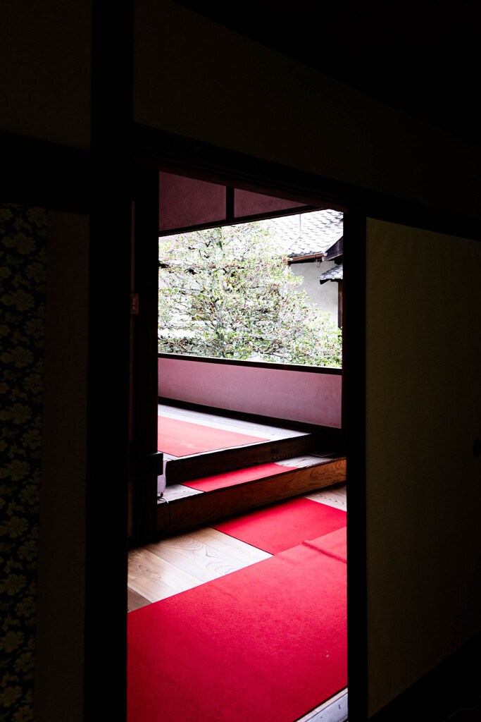 雲龍院の赤い廊下