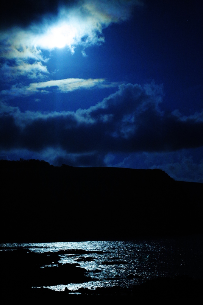 月明かりのイースター島