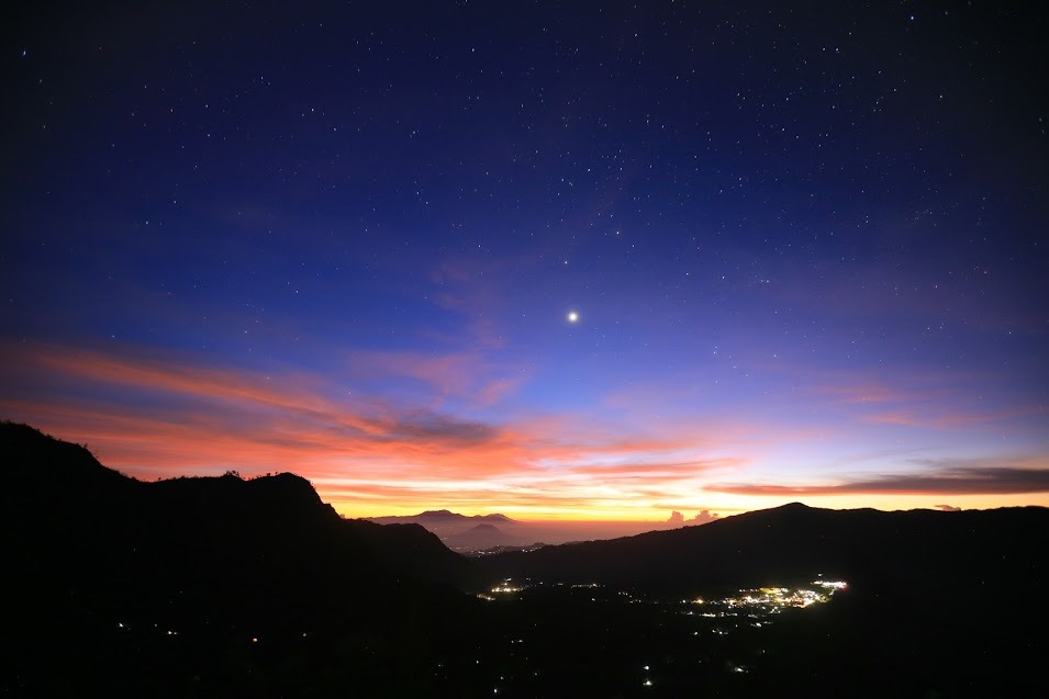 インドネシアの夜明け