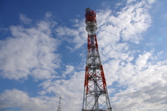 空と雲と電波塔