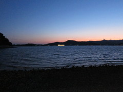 夕暮れの猪鼻湖（浜名湖）