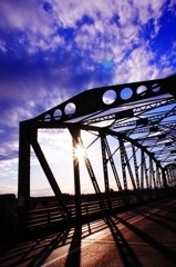 陽のあたる橋