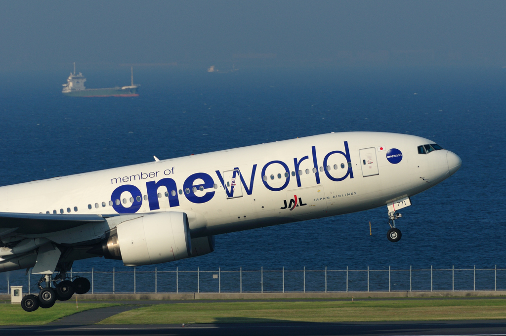 JAL 777