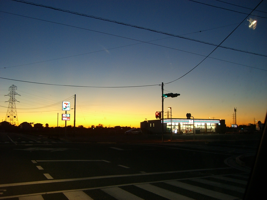 夜明けのコンビニ