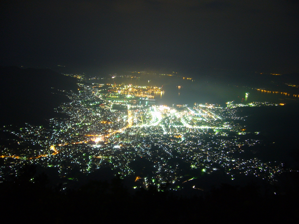 呉の夜景