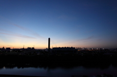 京浜運河の夜明け