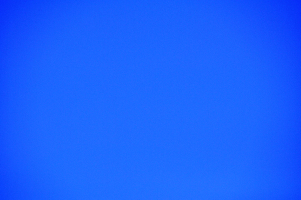 青