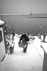 高島の漁師さんと灯台