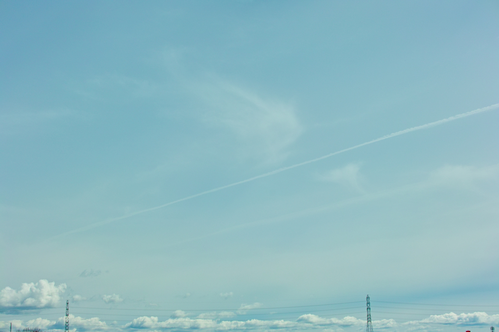 休日散歩：飛行機雲