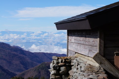 小屋と雲海