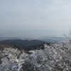 雪化粧の六甲山から見降ろす