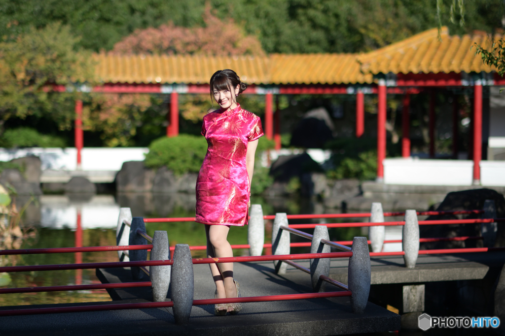 中国庭園の別嬪さん