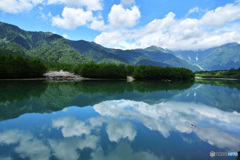 大正池から穂高連峰を望む