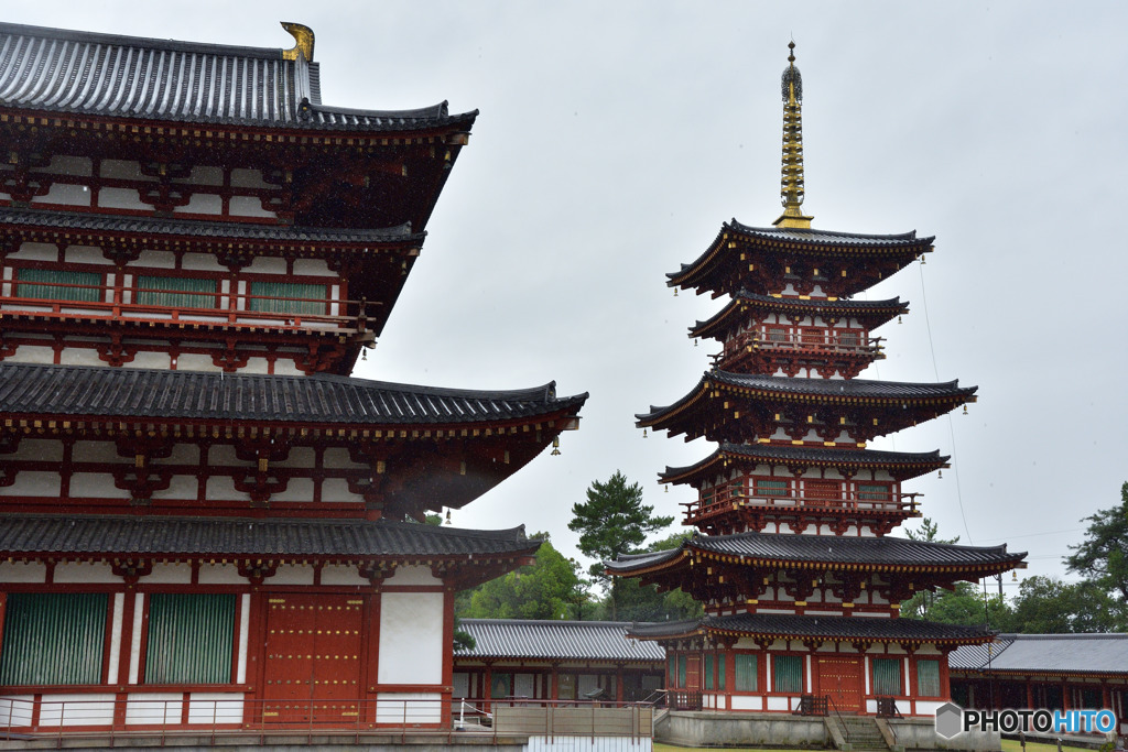 金堂と西塔