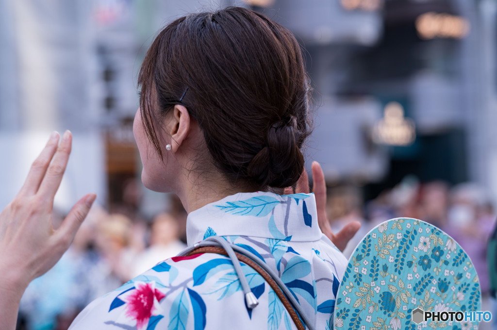 銀座通りで盆おどり4