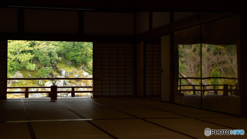 大方丈から庭園を望む