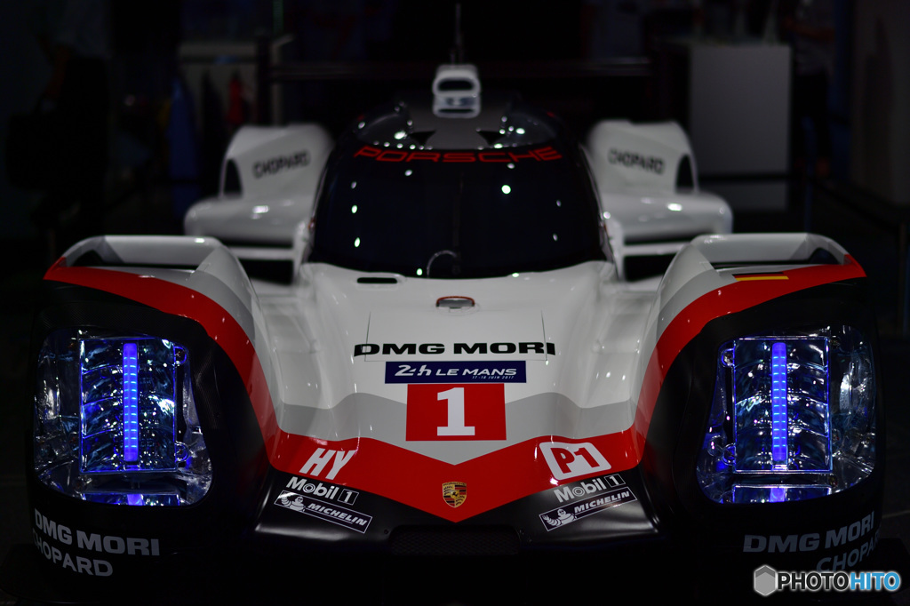 PORSCHE front