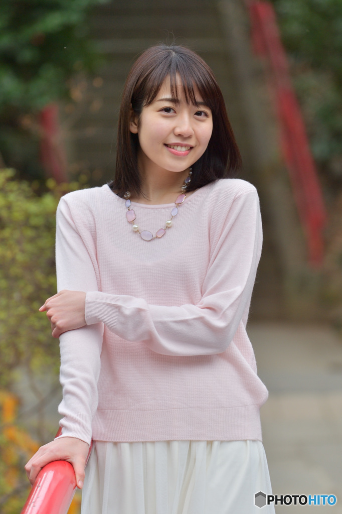 赤い手摺に寄り添って